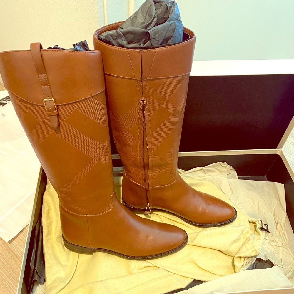 Burberry riding boots